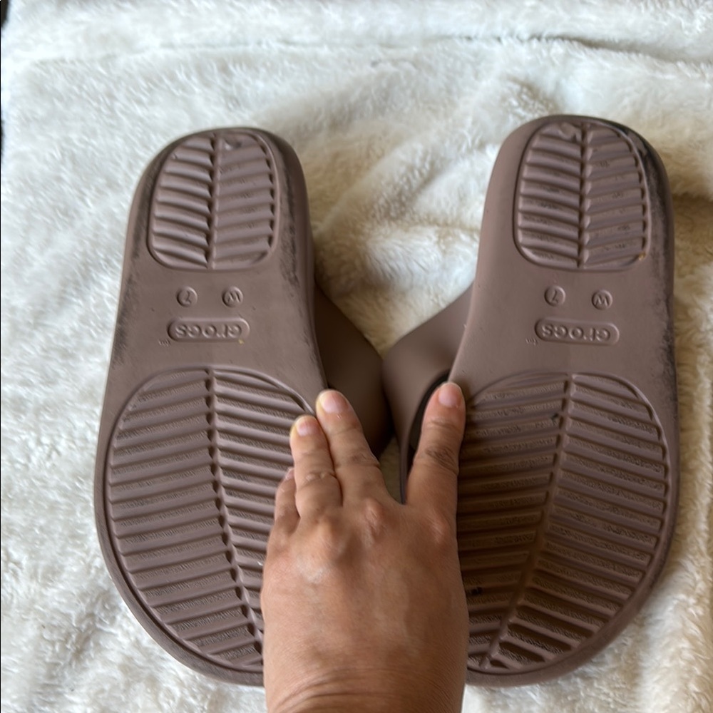CROCS Gateway Flip Flop - Picture 7 of 7